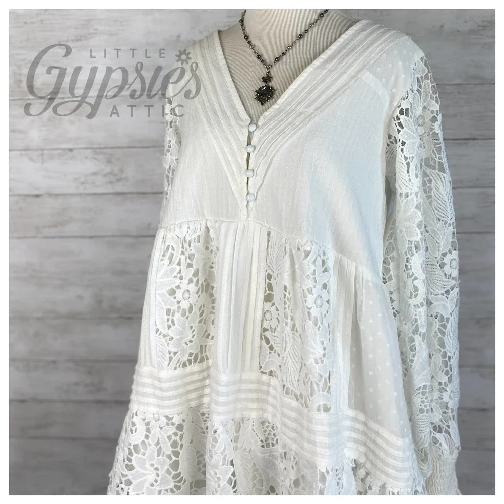 POL Romance in Lovely Lace Dress - Picture 4 of 12